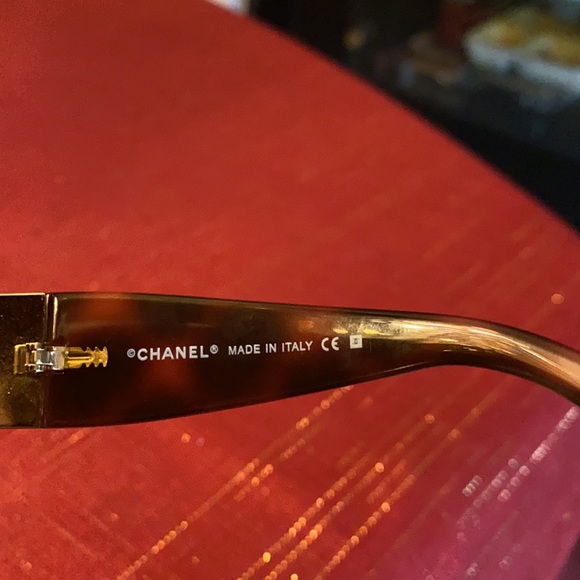 PRICE🔥DROP🔥CHANEL SUNGLASSES 100%AUTHENTIC - Picture 15 of 16